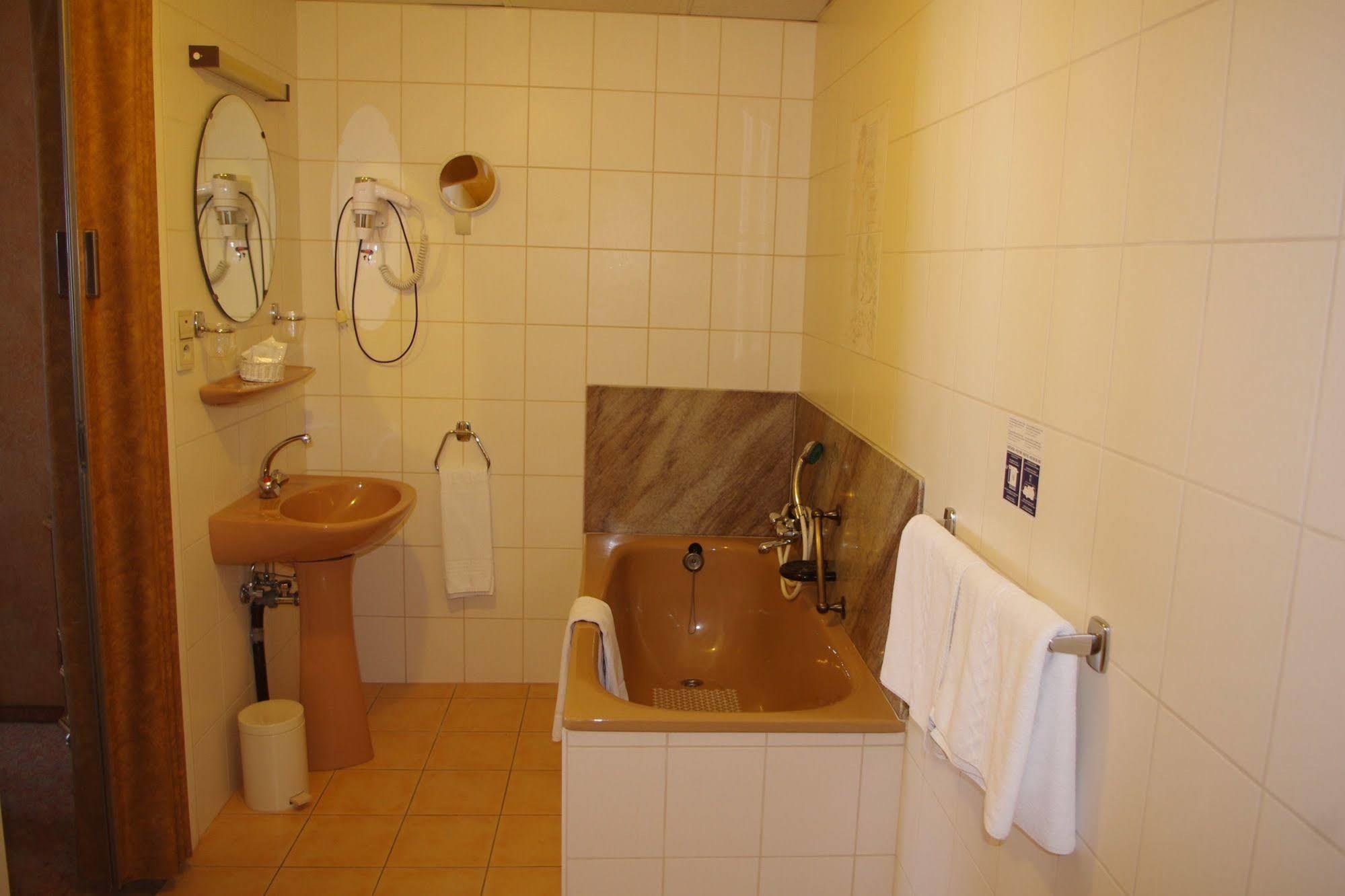 Auberge D'Alsace Hotel De France Bouillon Dış mekan fotoğraf